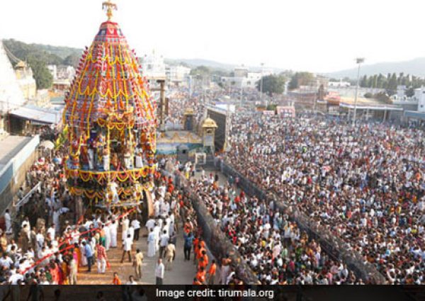 huge crowd during vekateshwaras darisanam